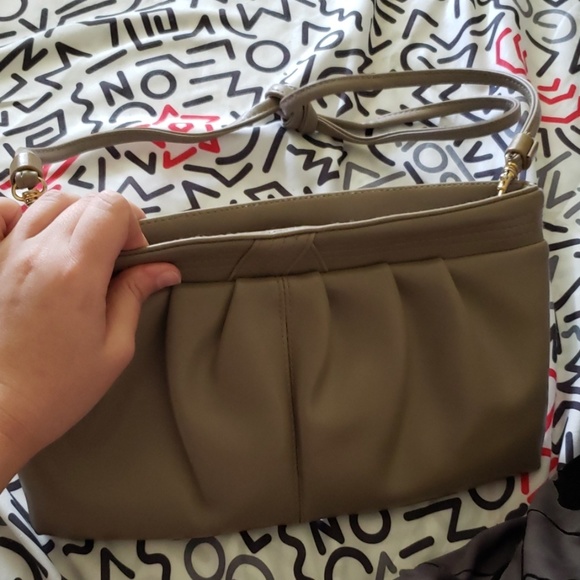 (donations soon) Beige purse - Picture 2 of 2